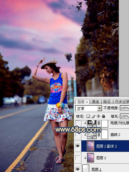 Photoshop调出昏暗的霞光公路上的美女图片