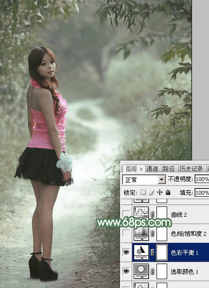 Photoshop为林间路上的美女添加梦幻的冷色绿色调
