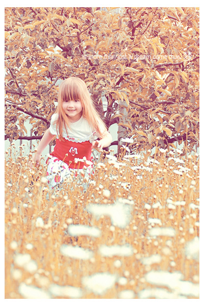Photoshop将草地儿童照片调成梦幻的橙黄色