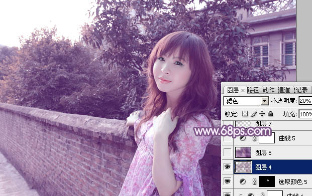 photoshop将靠在围墙边的美女图片调制出甜美的暗紫色