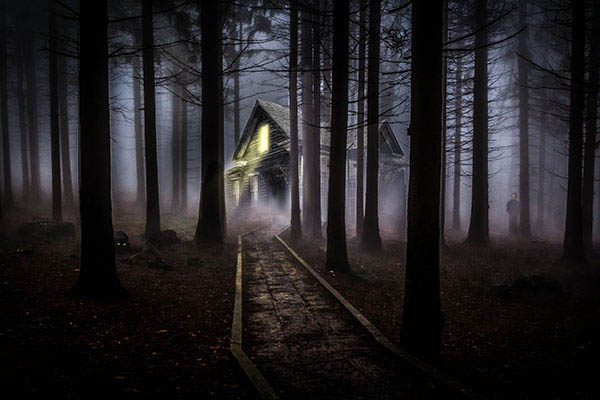PS合成制作幽暗森林中发光的鬼屋