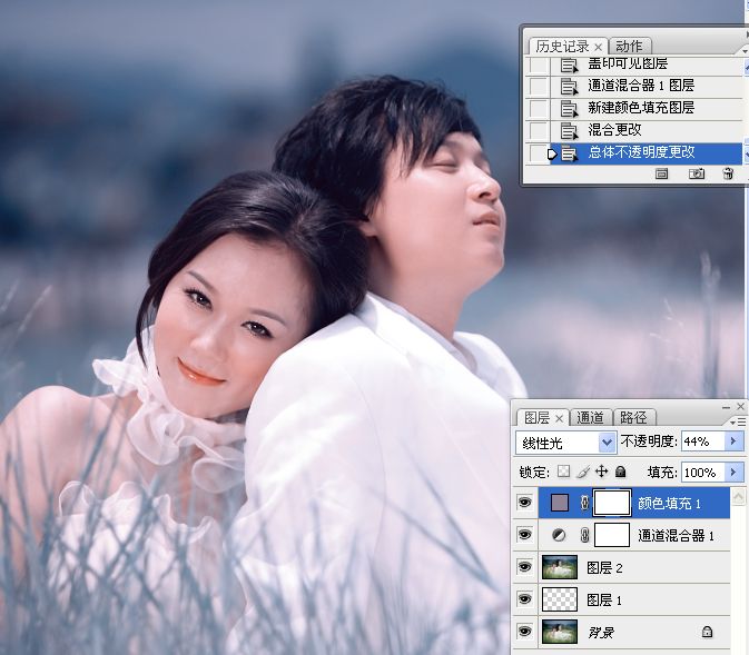 Photoshop将草丛中的婚片打造出浪漫的暗调蓝紫色效果