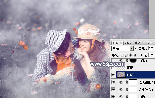 Photoshop将野花中的情侣增加梦幻的中性蓝灰色