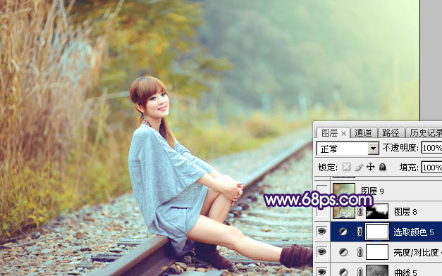 Photoshop调制出淡黄色的秋季铁轨小清新美女图片