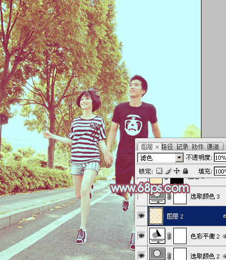 Photoshop为马路上奔跑的情侣图片调制出清爽的青黄色