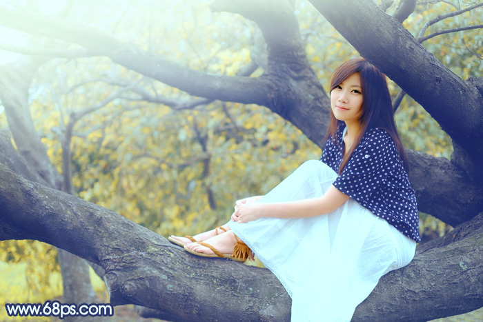 Photoshop为坐树枝上的美女调制出小清新的蓝黄色