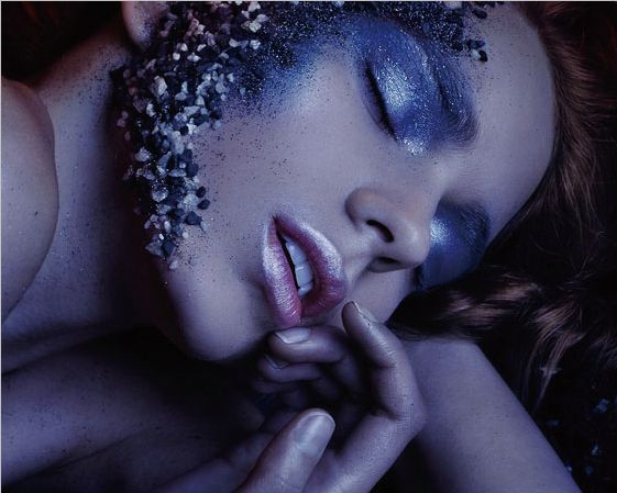 photoshop将蓝色美女图片打造出另类时尚金色肤色教程