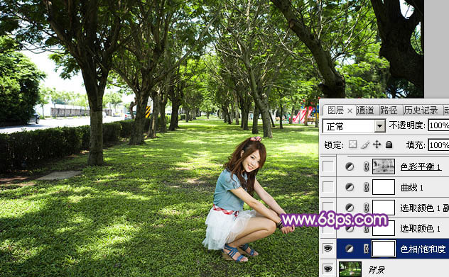 Photoshop为树林下草中的美女调制出淡美的黄紫色