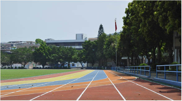 PS利用滤镜把操场风景图片转为日系绘画效果