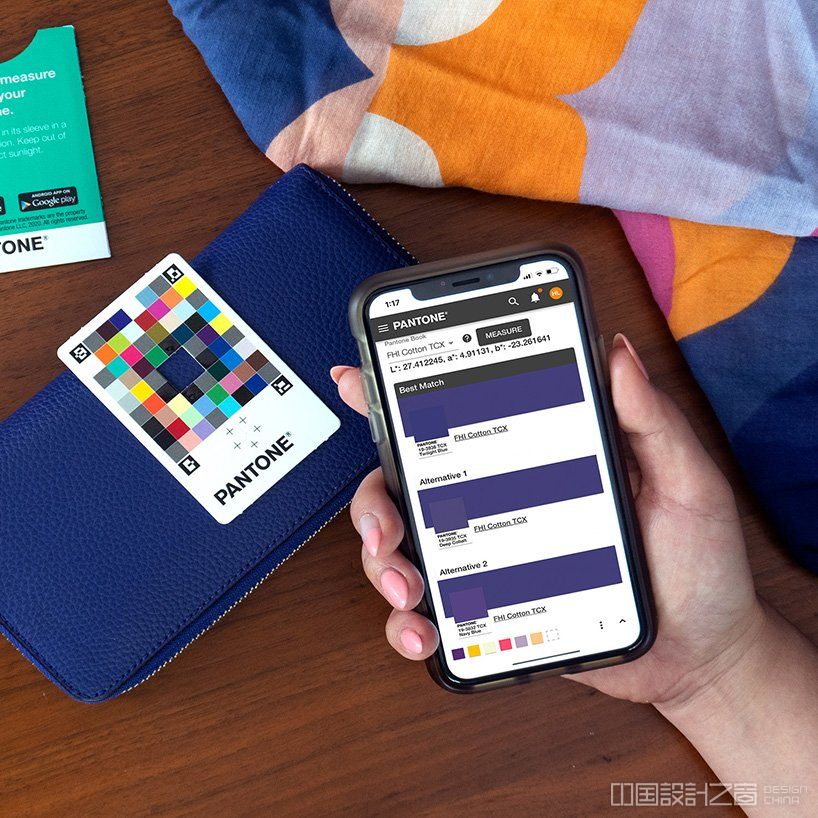 the pantone color match card and app lets you match a color in 25 seconds