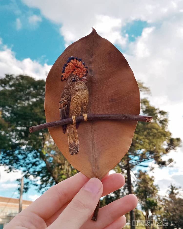 Embroidery on Leaves on Laura Dalla Vecchia