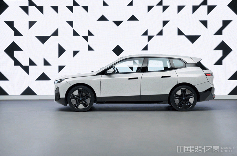 BMW debuts its electric iX flow with fluidly color-changing 'E Ink'