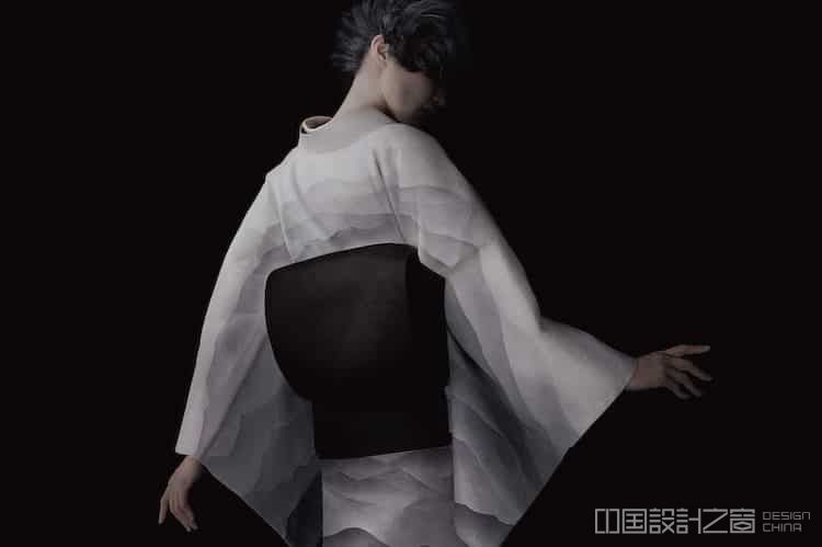 Artist Tomoe Shinohara Creates Traditio<em></em>nal Japanese Kimono From Leather Scraps