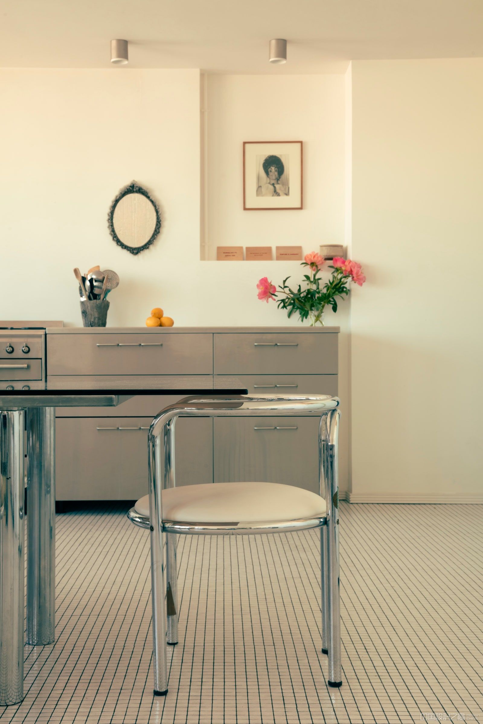 Image may co<em></em>ntain Furniture Table Desk Indoors and Chair