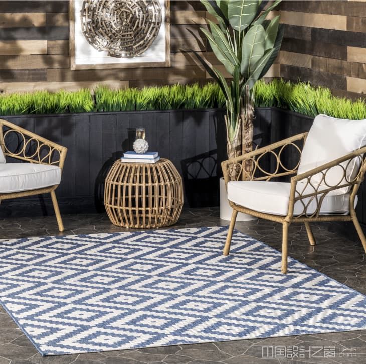 at_style_2022-06_Cornflower Blue Trend  _Blue Indoor Outdoor Diamond Trellis Area Rug