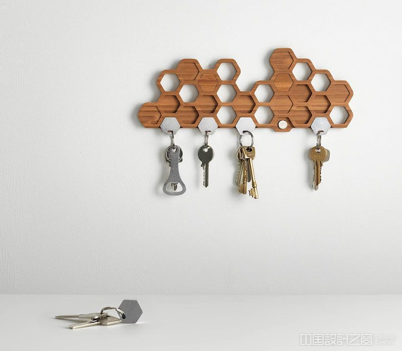 Wall Mounted Ho<em></em>neycomb Bamboo Magnetic Key Holder