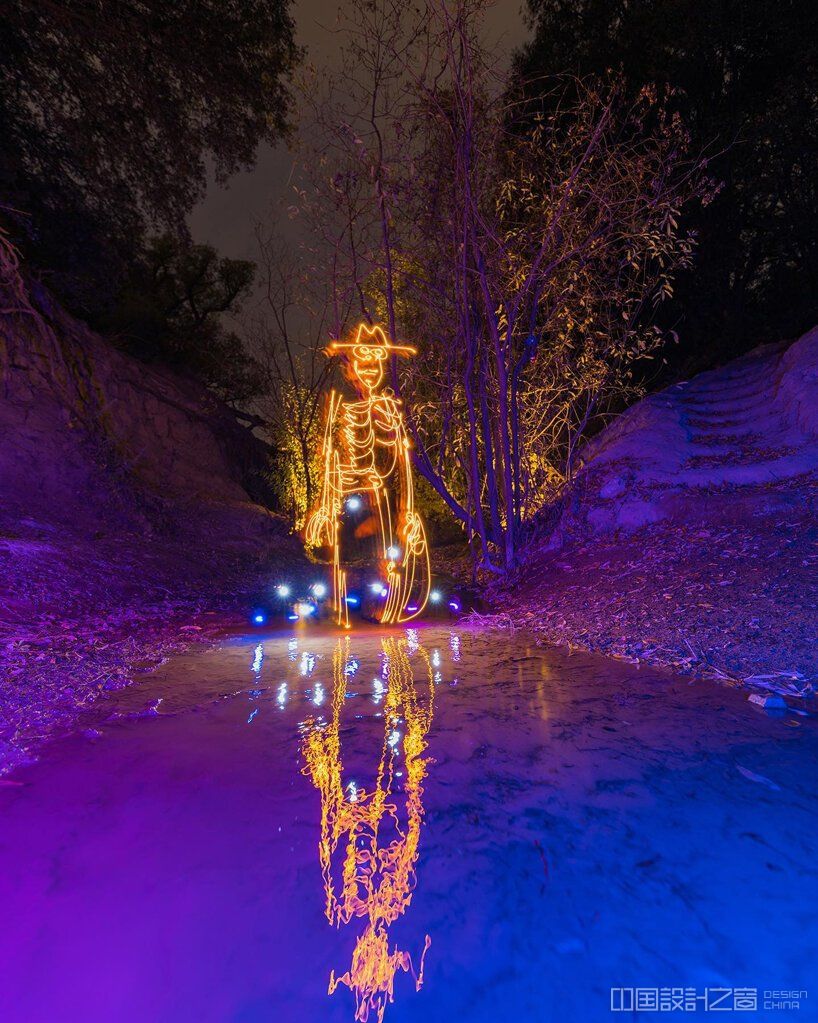 mesmerizing stop motion western is made from over 600 light paintings