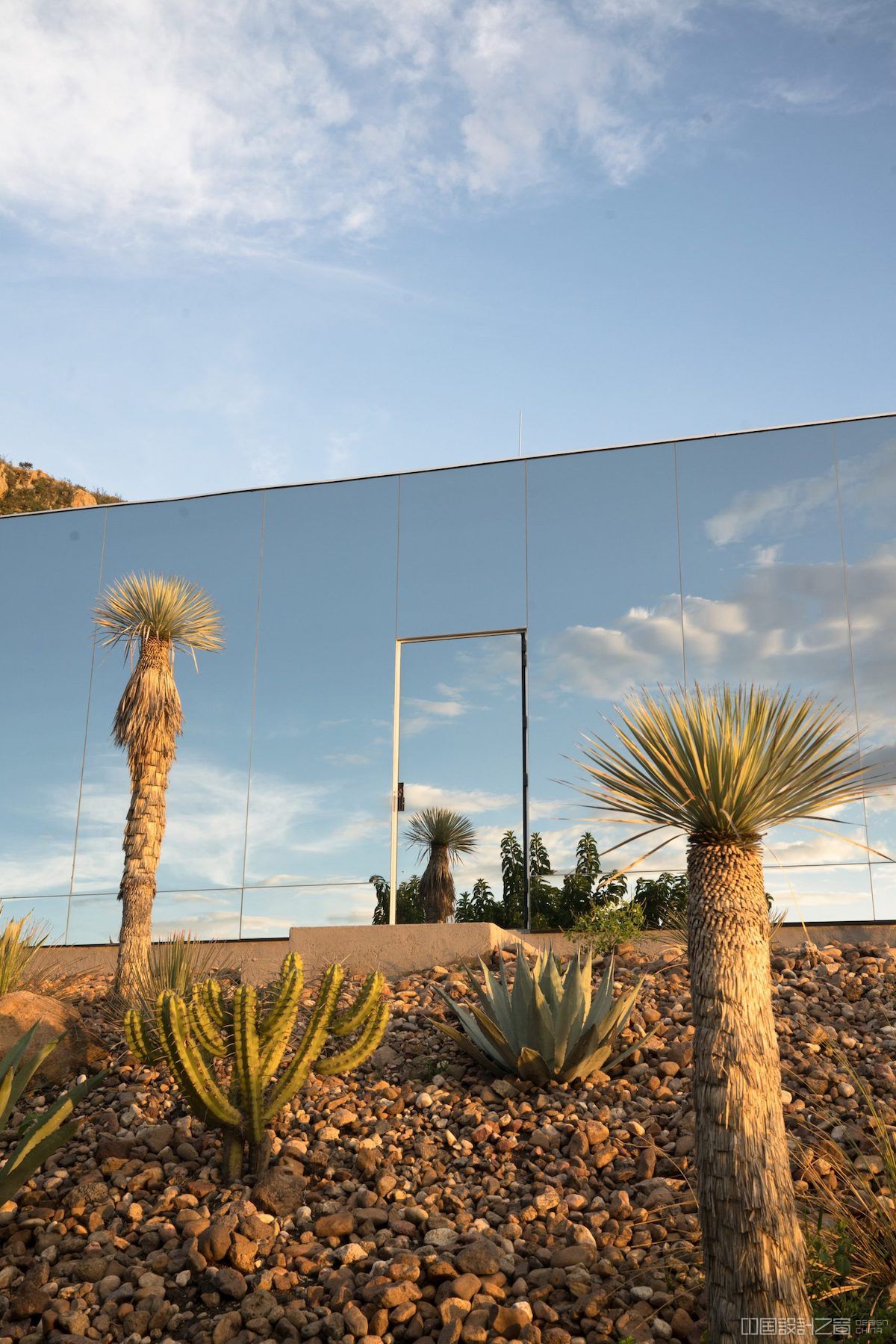 Mirrored Façade of Casa Etérea by Prashant Ashoka