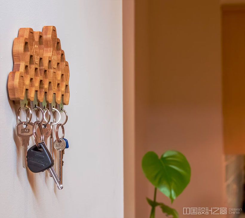 Wall Mounted Ho<em></em>neycomb Bamboo Magnetic Key Holder