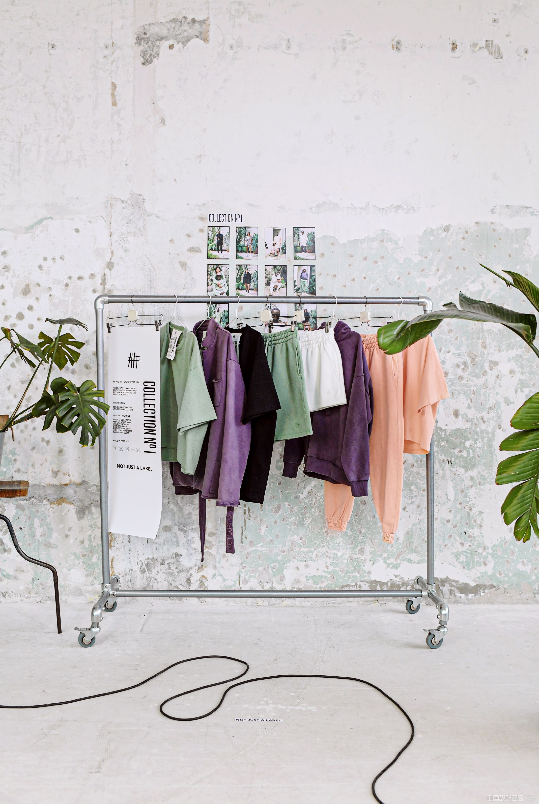 COLLECTION Nº1 Clothing Rack