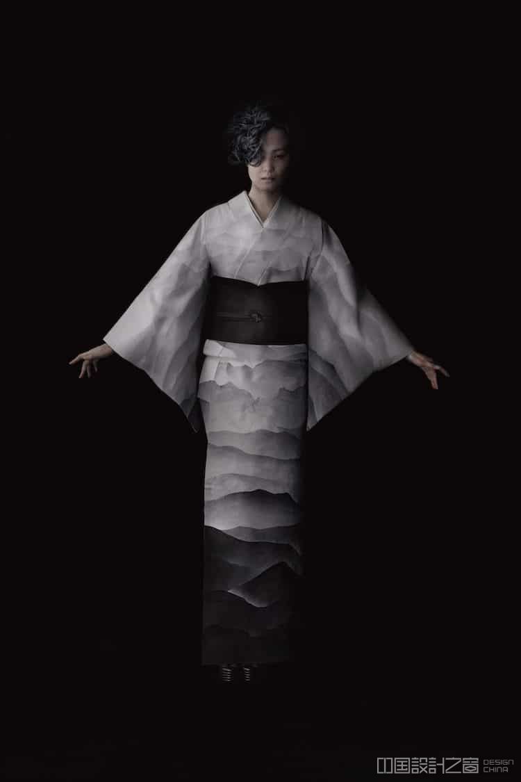 Artist Tomoe Shinohara Creates Traditio<em></em>nal Japanese Kimono From Leather Scraps