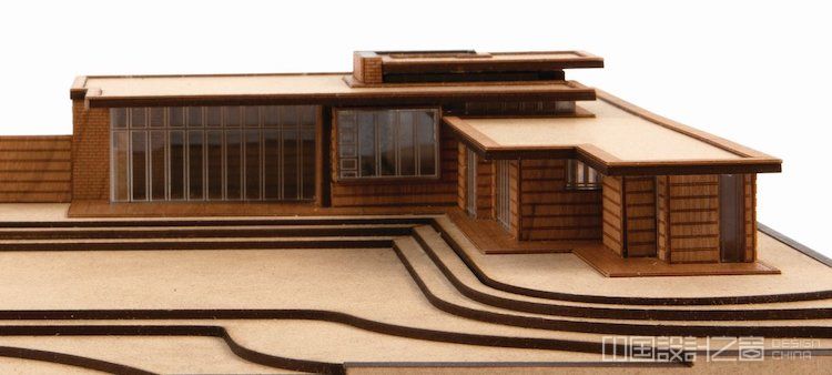 Uso<em></em>nian House Scale Model Kit of Frank Lloyd Wright Projects