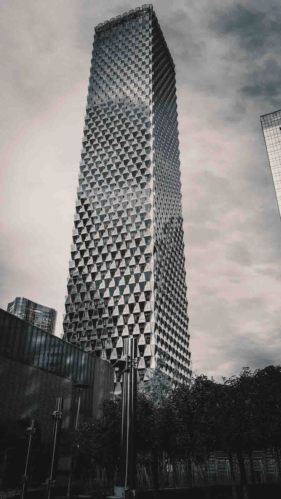 用PS制作3D立体风格的震撼视觉效果的高楼大厦海报