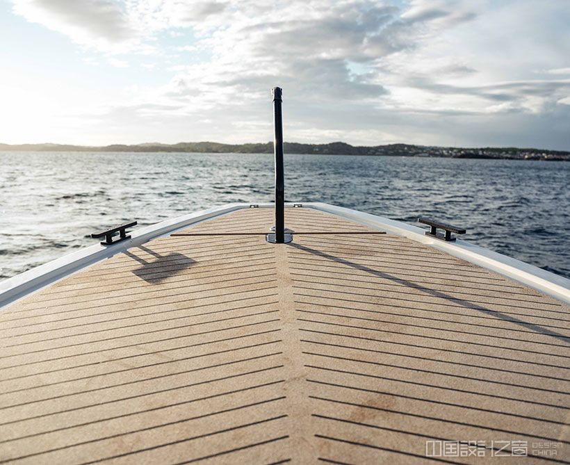 X-Shore 1 Electric Daycruiser Boat