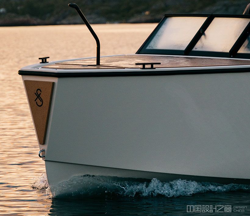 X-Shore 1 Electric Daycruiser Boat