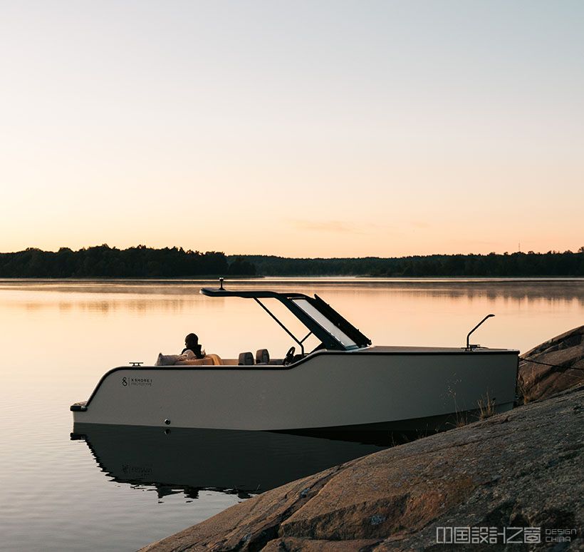 X-Shore 1 Electric Daycruiser Boat