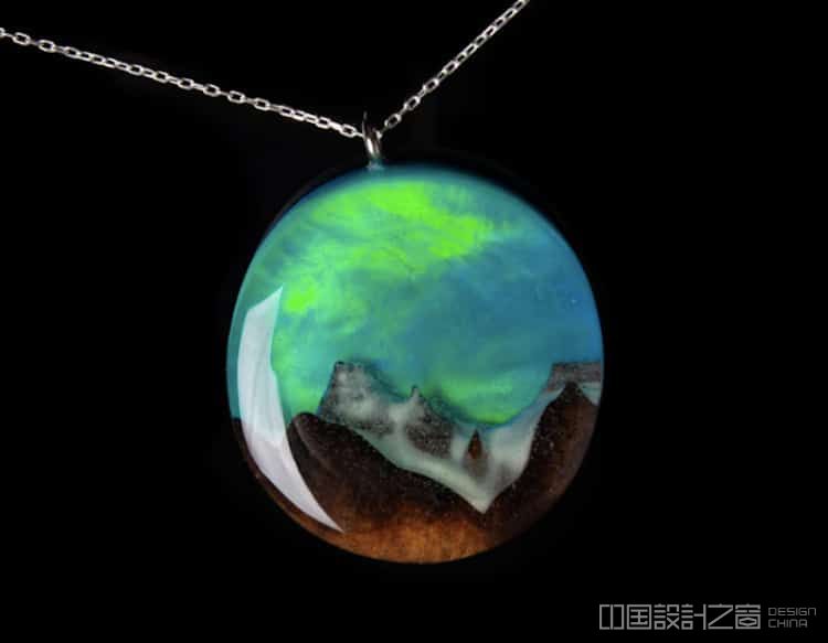 These Breathtaking Pendants Capture the Glowing Beauty of the Northern Lights