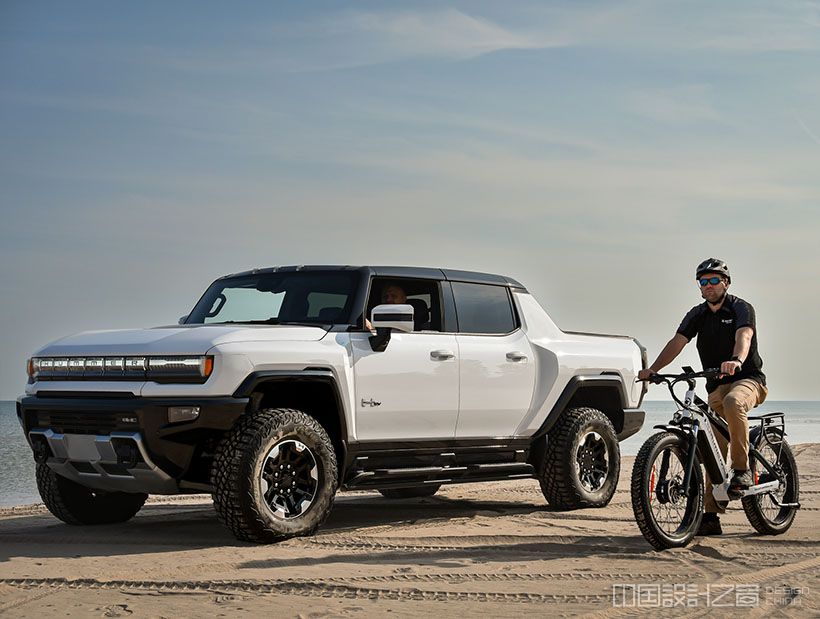 Revolutio<em></em>nary GMC HUMMER EV AWD e-Bike