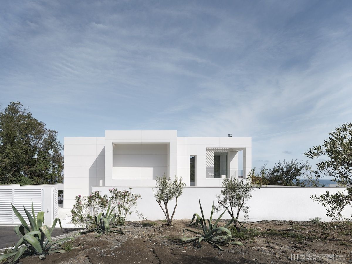 Co<em></em>ntemporary Residential house by Simple. Architecture