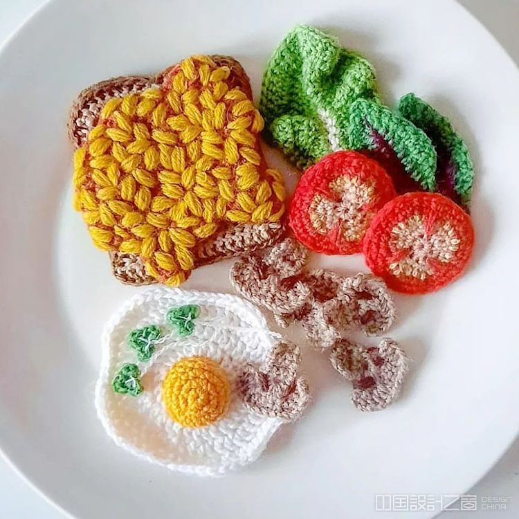 Crochet Food by Maria Skog