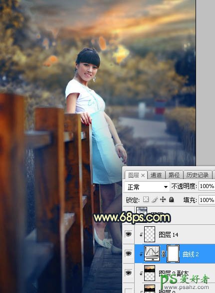 Photoshop给景区木桥上拍摄的中年女人写真图片调出唯美的曦色