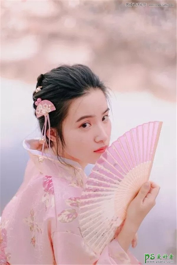 Photoshop给色调发灰的浪漫樱花少女外景照调出粉红艺术效果