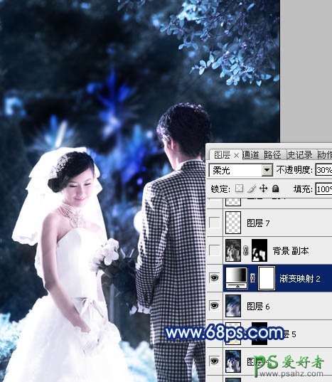 PS调色教程：给树林中的情侣婚片写真调出纯蓝艺术效果