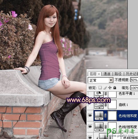 Photoshop给景区里性感的美女照片调出温暖的紫黄色-高对比晨曦色