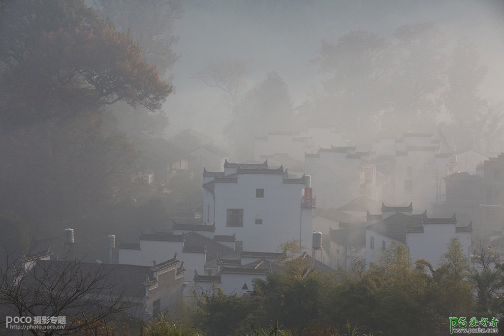 PS摄影后期调色教程：给发灰偏暗的古镇风景照调出秋季大片效果。