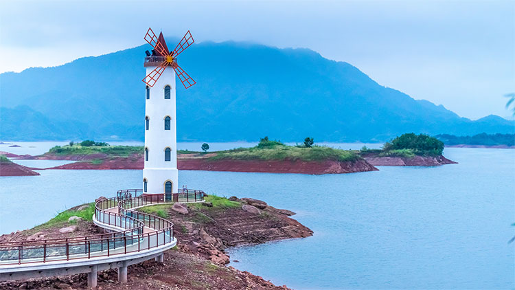 Photoshop创意合成少女在天宫中弹古筝的场景,古风少女场景。