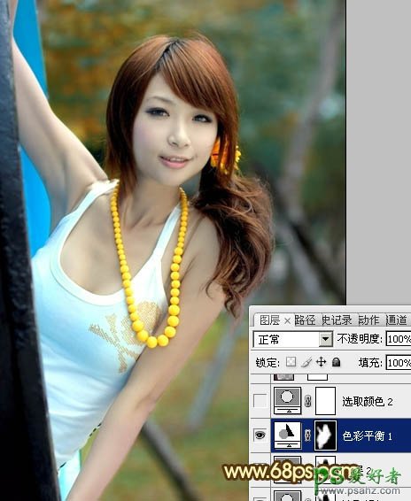 photoshop调出甜美的青黄色性感MM公园生活写真图片