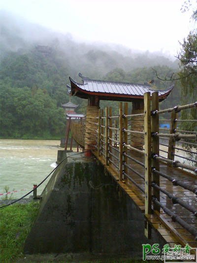 PS快速调出烟雨蒙蒙的黄调风景照特效