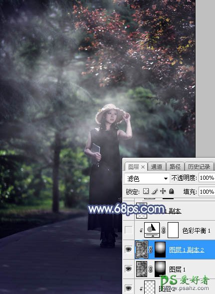 Photoshop调出魔幻蓝紫色美女外景照片，给公园树林中的美女美化