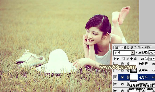 photoshop给草地上的可爱女孩儿照片调出柔和的粉黄色