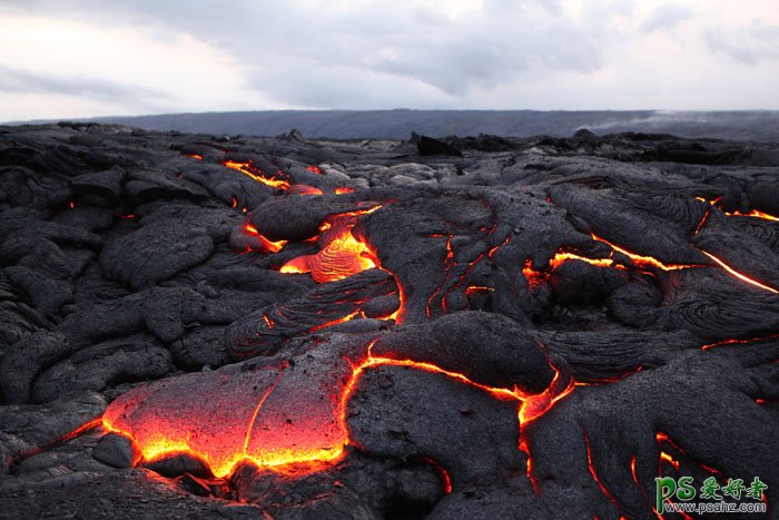 Photoshop利用火山岩浆及火山泥素材创意合成男士护肤品宣传海报