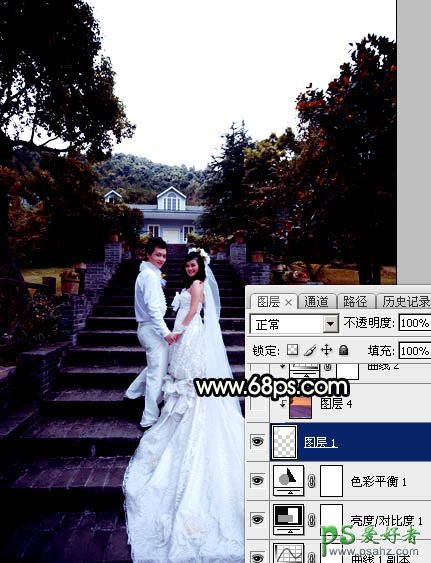 Photoshop给园林中拍摄的情侣婚纱照调出唯美梦幻温馨的霞光色彩