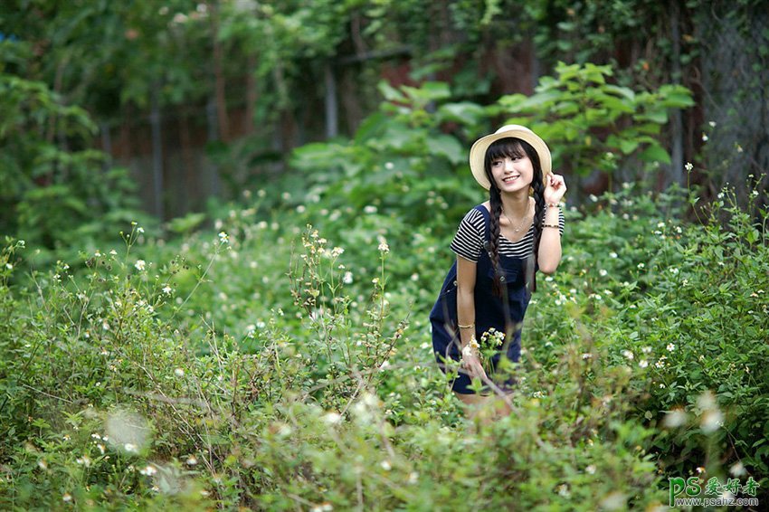 PS美女照片调色：给外景可爱女生性感照片调出秋季暖暖的阳光色