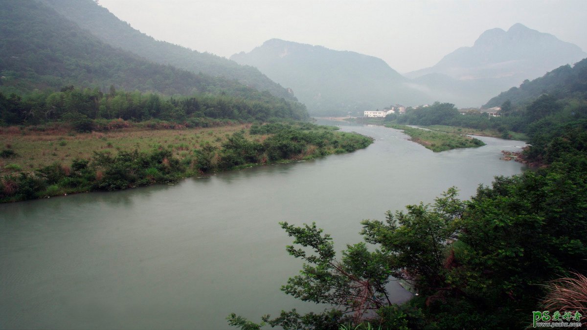 PS风景照调色教程：给偏灰发暗的河湾风景照片调出唯美的日出效果