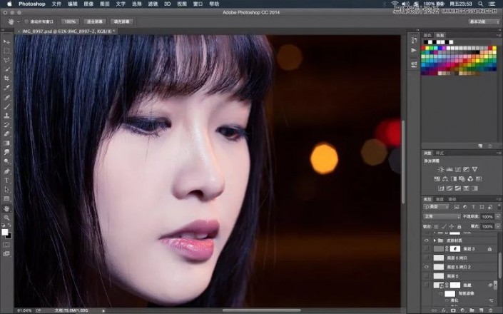 Photoshop给夜景中拍摄的少女头像写真照调出唯美的紫色效果。