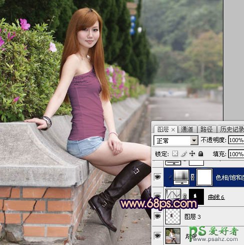 Photoshop给景区里性感的美女照片调出温暖的紫黄色-高对比晨曦色